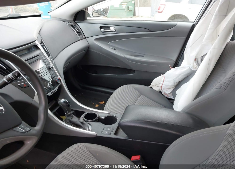 2013 HYUNDAI SONATA GLS VIN: 5NPEB4AC8DH673904