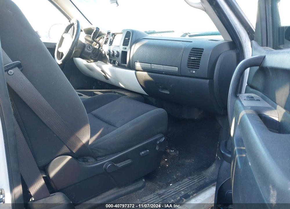 2010 CHEVROLET SILVERADO 1500 LT VIN: 1GCSKSE33AZ246958