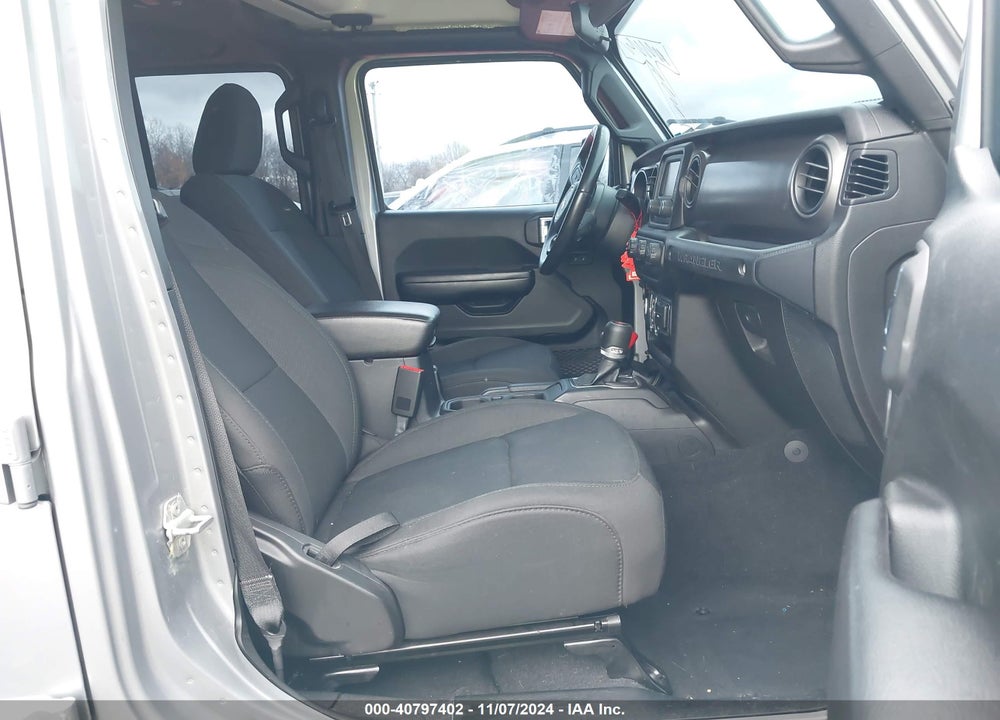 2019 JEEP WRANGLER UNLIMITED SPORT S 4X4 VIN: 1C4HJXDN6KW624304