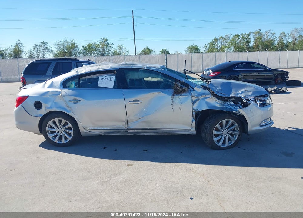 2016 BUICK LACROSSE VIN: 1G4GA5G33GF192610