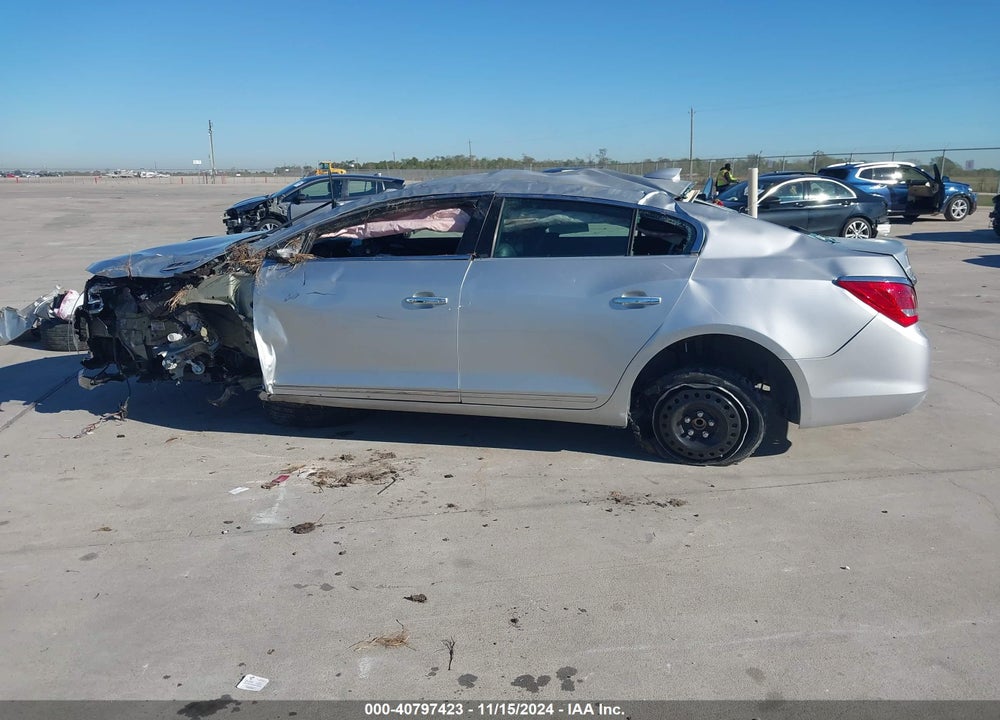 2016 BUICK LACROSSE VIN: 1G4GA5G33GF192610