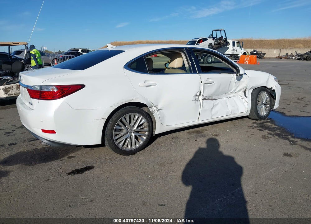 2013 LEXUS ES 350 VIN: JTHBK1GG8D2067272
