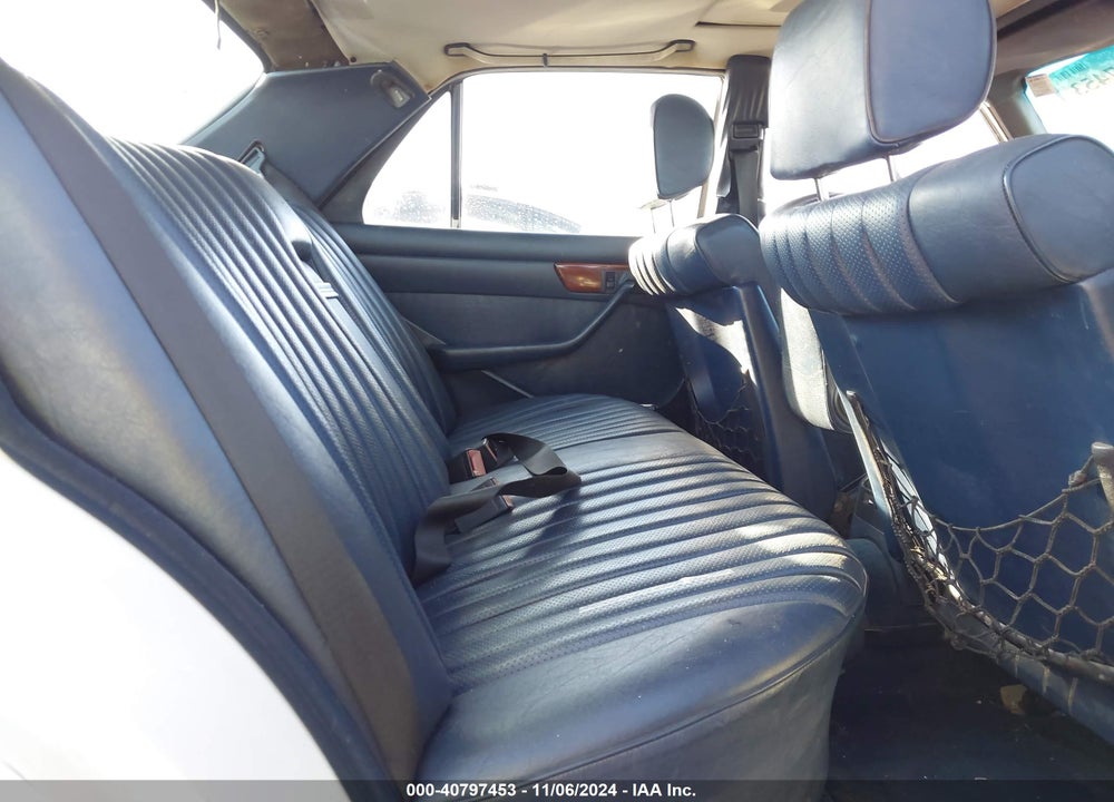1985 MERCEDES-BENZ 300 SD VIN: WDBCB20C5FA139913