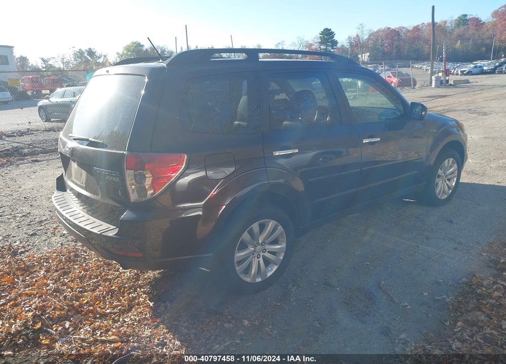 2013 SUBARU FORESTER 2.5X LIMITED VIN: JF2SHAEC1DH427142