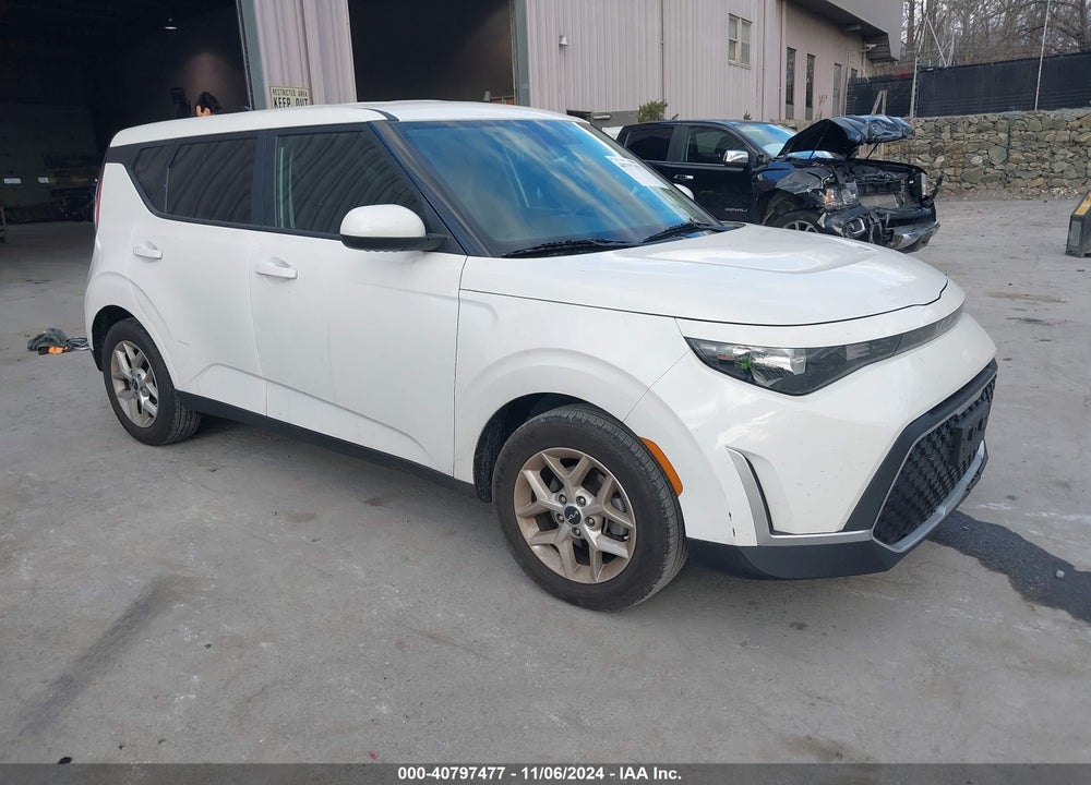 2023 KIA SOUL LX VIN: KNDJ23AU3P7201071