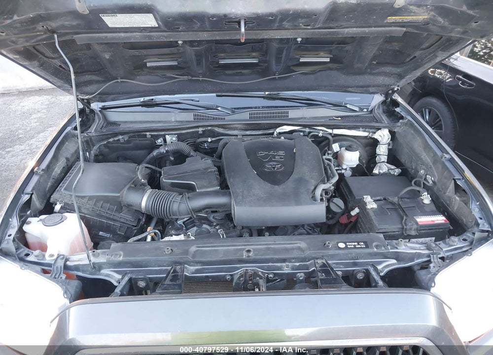 2018 TOYOTA TACOMA SR5 VIN: 5TFDZ5BN2JX033801