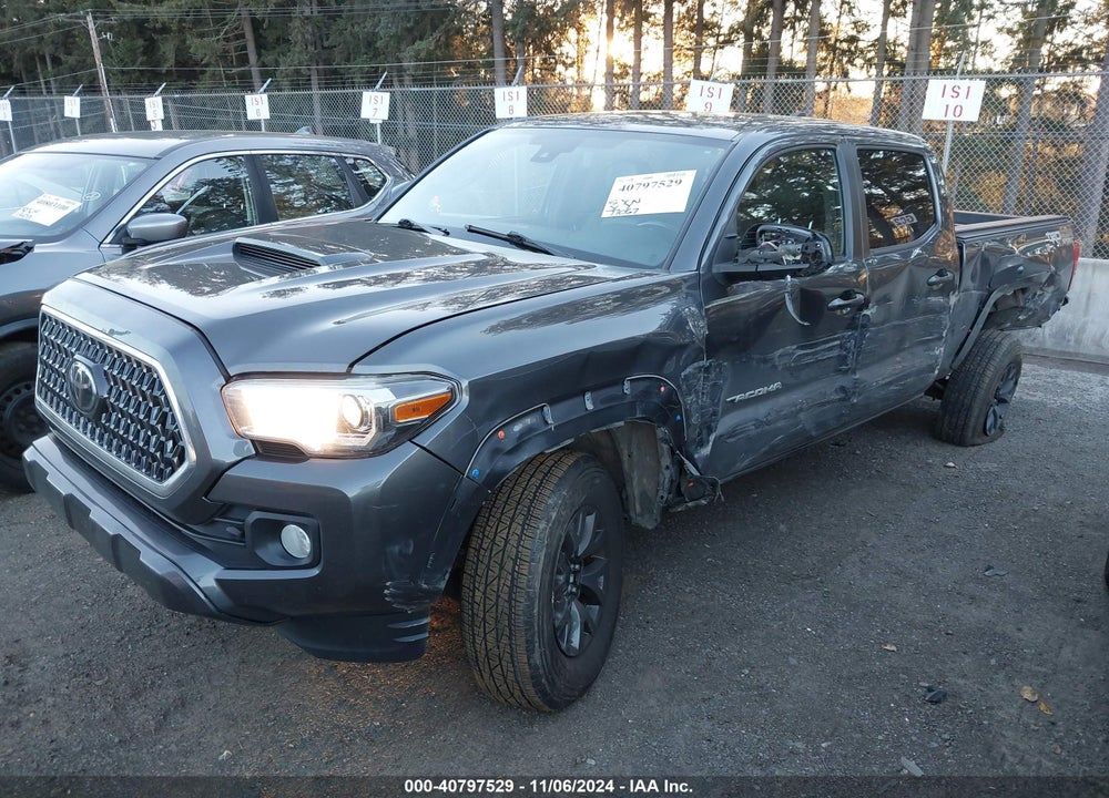 2018 TOYOTA TACOMA SR5 VIN: 5TFDZ5BN2JX033801