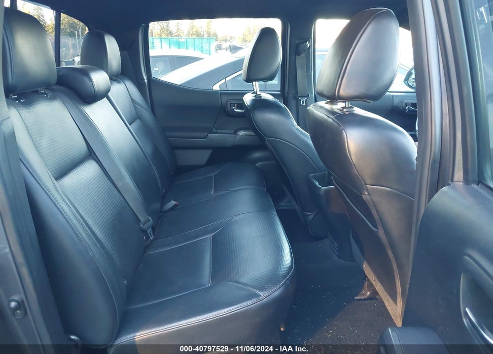 2018 TOYOTA TACOMA SR5 VIN: 5TFDZ5BN2JX033801