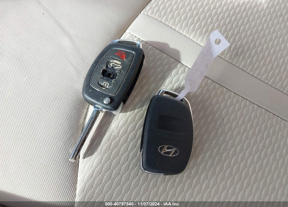 2015 HYUNDAI SONATA SE VIN: 5NPE24AF3FH216026