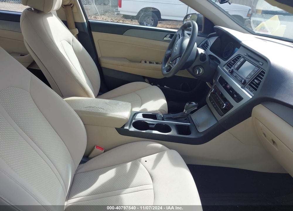 2015 HYUNDAI SONATA SE VIN: 5NPE24AF3FH216026