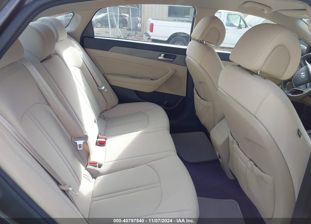 2015 HYUNDAI SONATA SE VIN: 5NPE24AF3FH216026