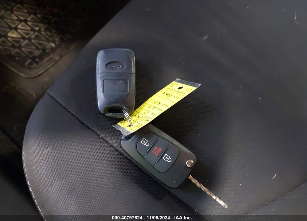 2012 KIA SOUL VIN: KNDJT2A60C7401862