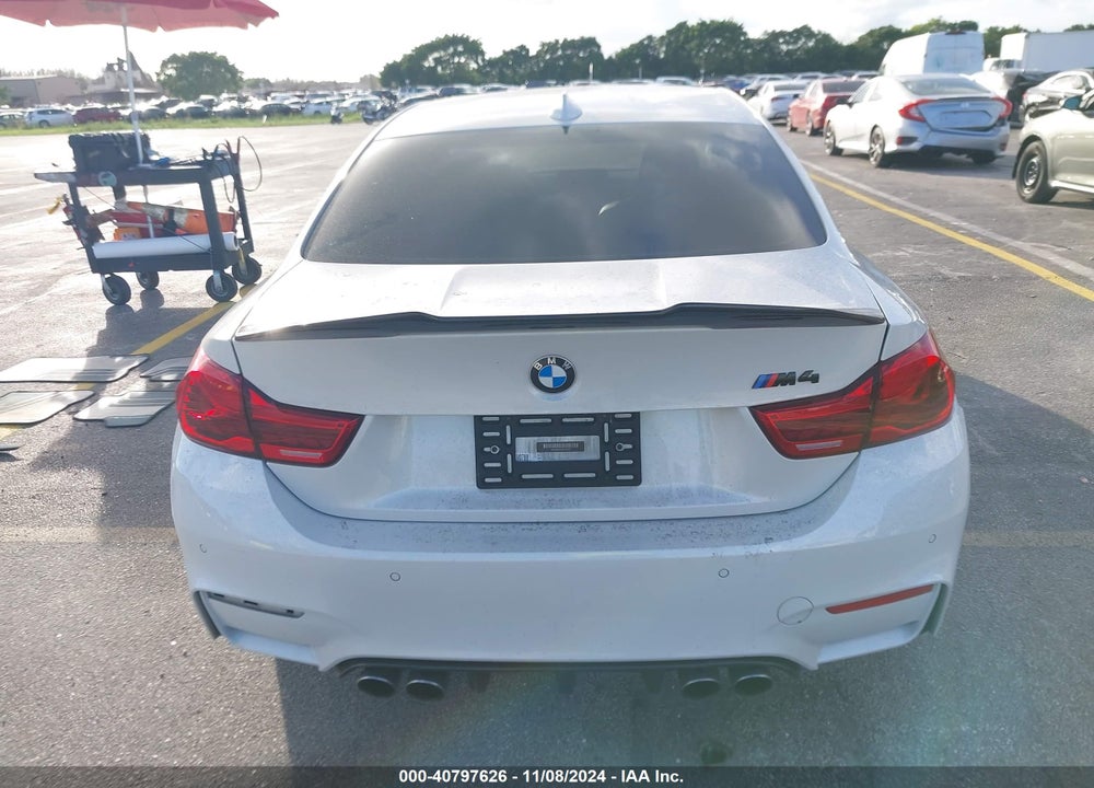 2015 BMW M4 VIN: WBS3R9C57FK332411