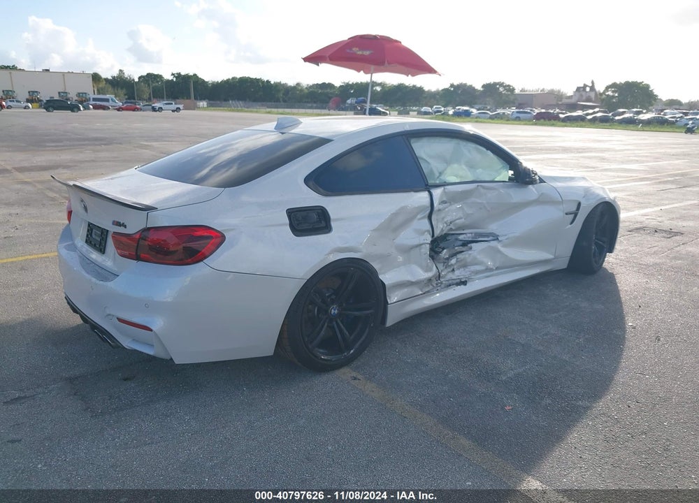 2015 BMW M4 VIN: WBS3R9C57FK332411