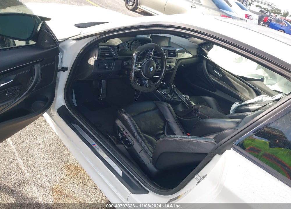 2015 BMW M4 VIN: WBS3R9C57FK332411