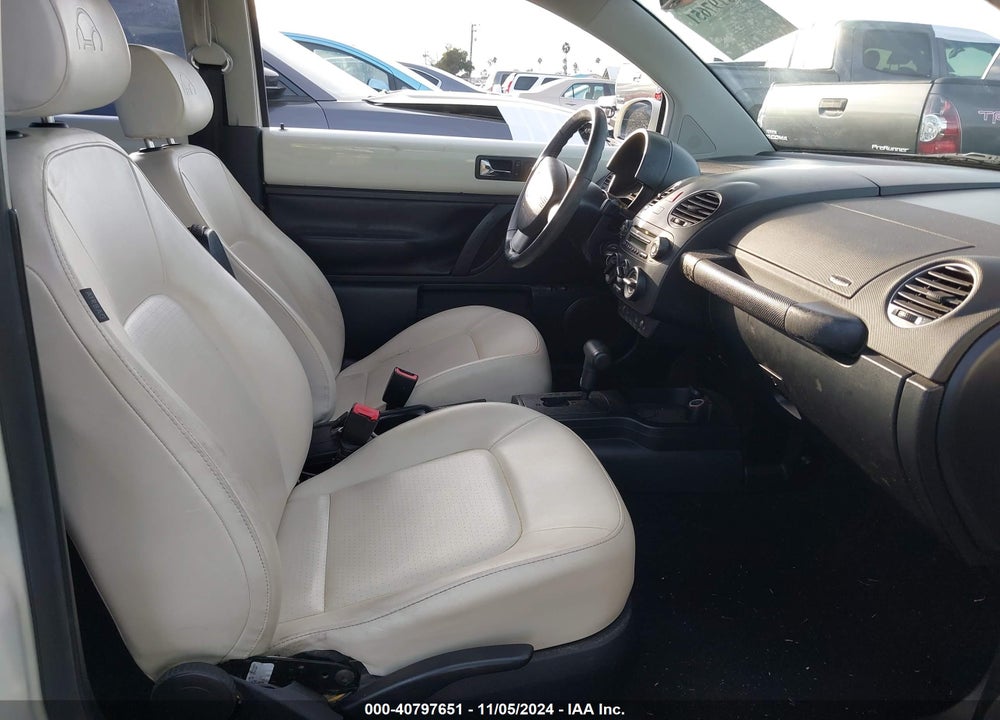 2008 VOLKSWAGEN NEW BEETLE VIN: 3VWFG31C38M520117