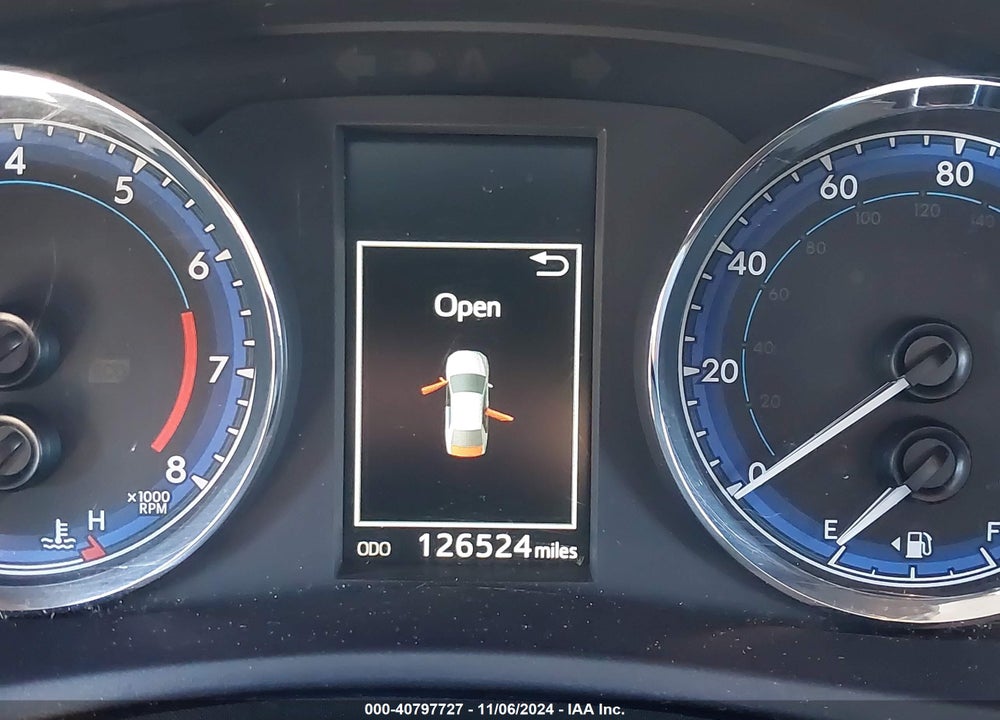 2017 TOYOTA COROLLA SE VIN: 5YFBURHE7HP640676