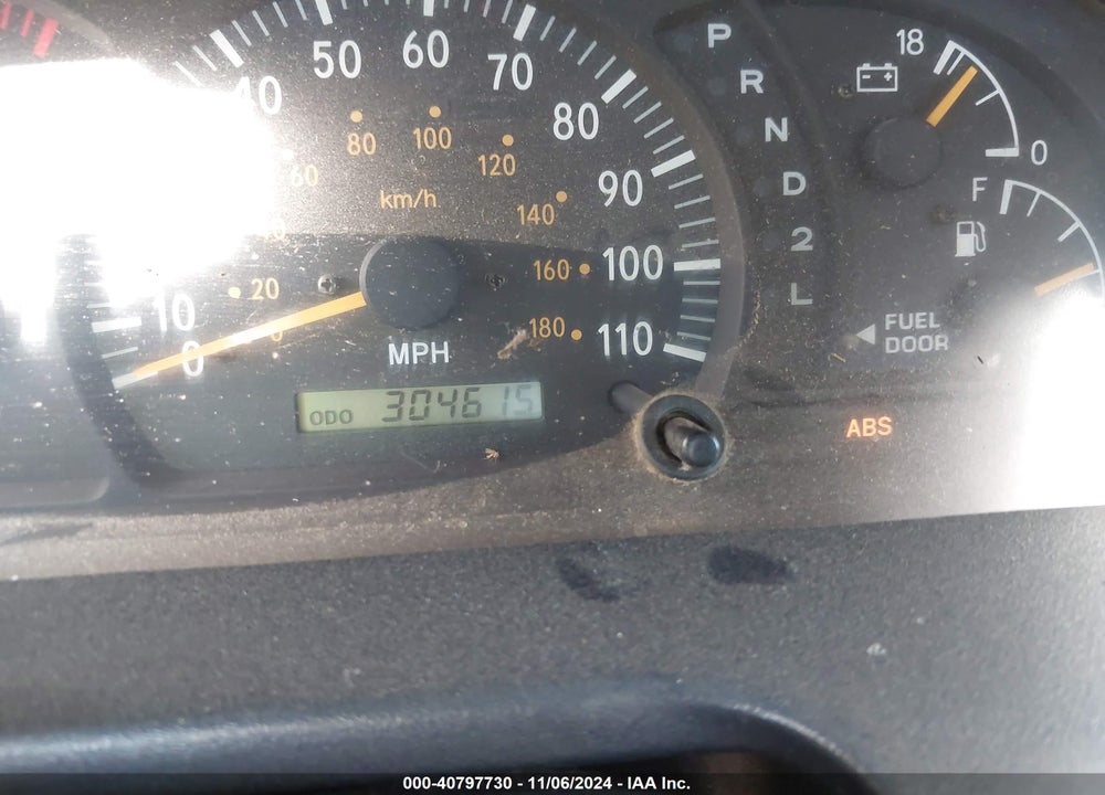 2003 TOYOTA TUNDRA SR5 V8 VIN: 5TBRT34183S432087