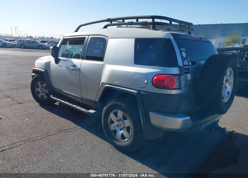 2007 TOYOTA FJ CRUISER VIN: JTEZU11F670014303