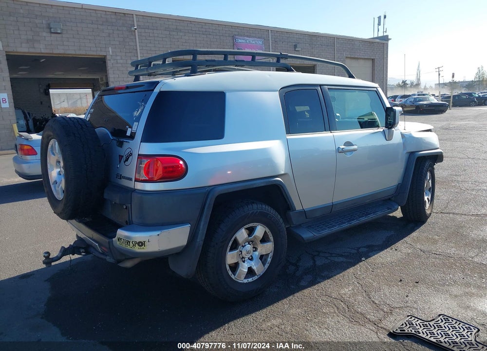 2007 TOYOTA FJ CRUISER VIN: JTEZU11F670014303