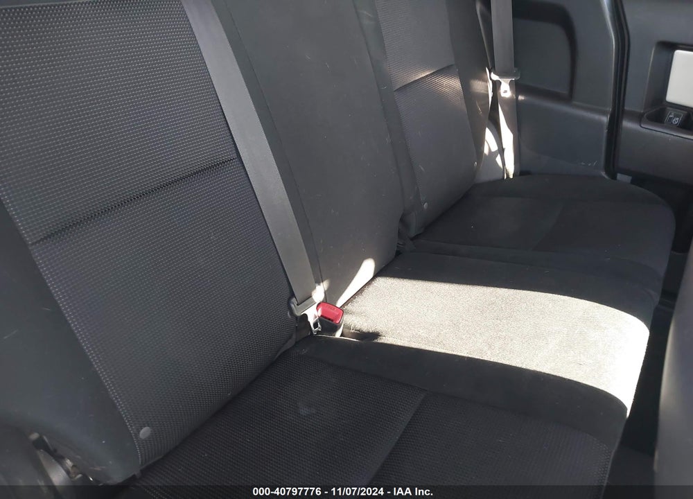 2007 TOYOTA FJ CRUISER VIN: JTEZU11F670014303