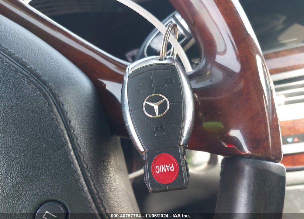 2010 MERCEDES-BENZ S 550 VIN: WDDNG7BB6AA342627