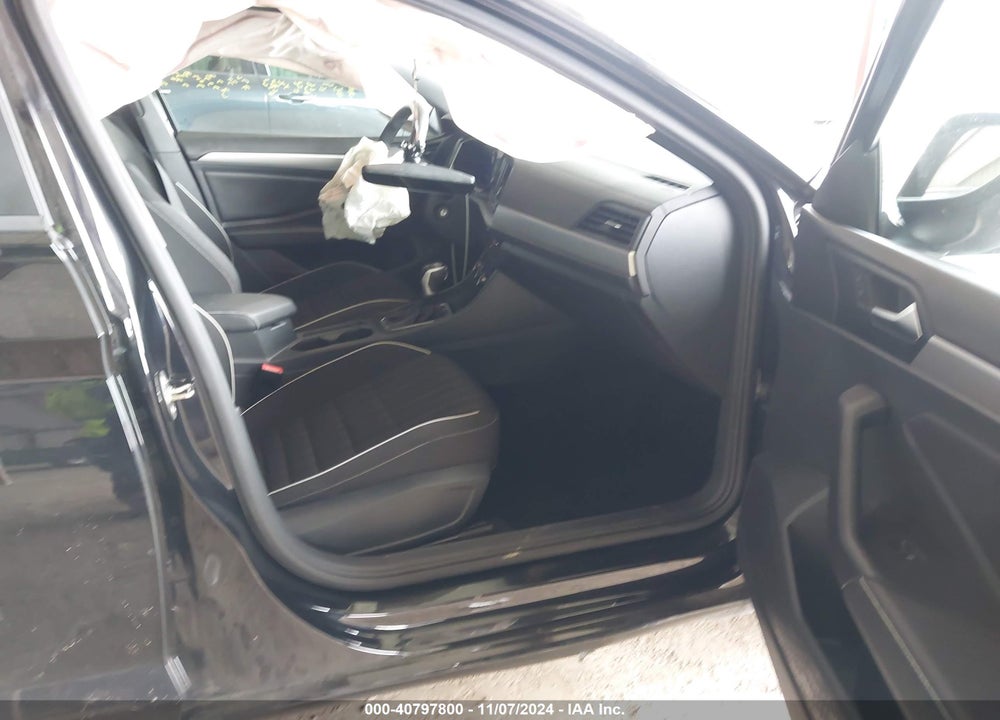 2024 VOLKSWAGEN JETTA 1.5T SPORT VIN: 3VWBM7BU3RM034270