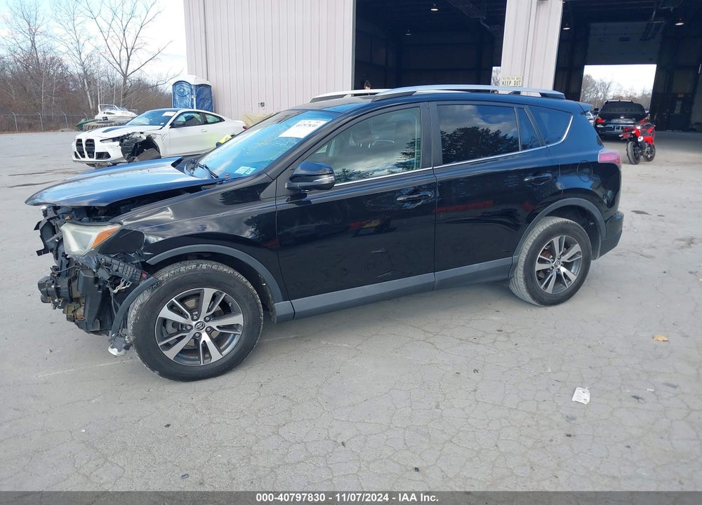 2016 TOYOTA RAV4 XLE VIN: 2T3RFREV0GW452454