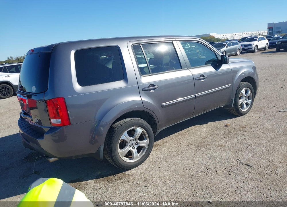 2015 HONDA PILOT EX VIN: 5FNYF3H43FB021171