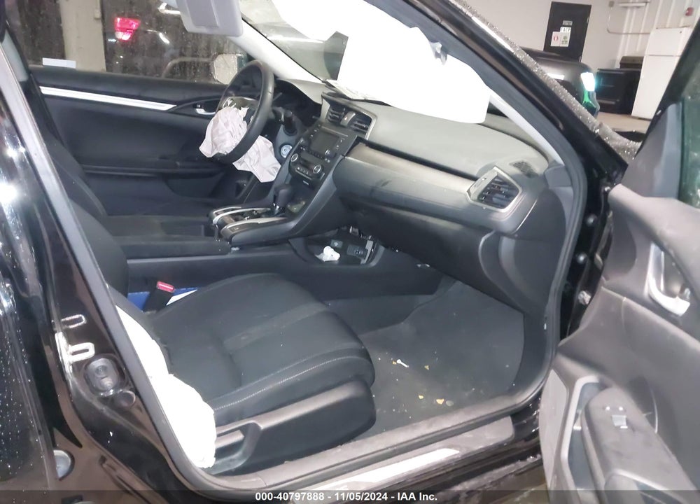 2018 HONDA CIVIC VIN: 19XFC2F55JE022553