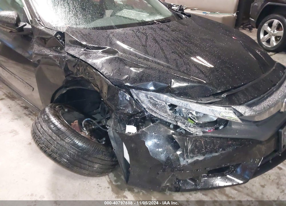 2018 HONDA CIVIC VIN: 19XFC2F55JE022553