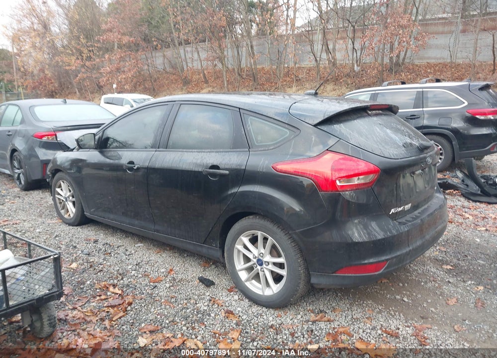 2015 FORD FOCUS SE VIN: 1FADP3K27FL381453