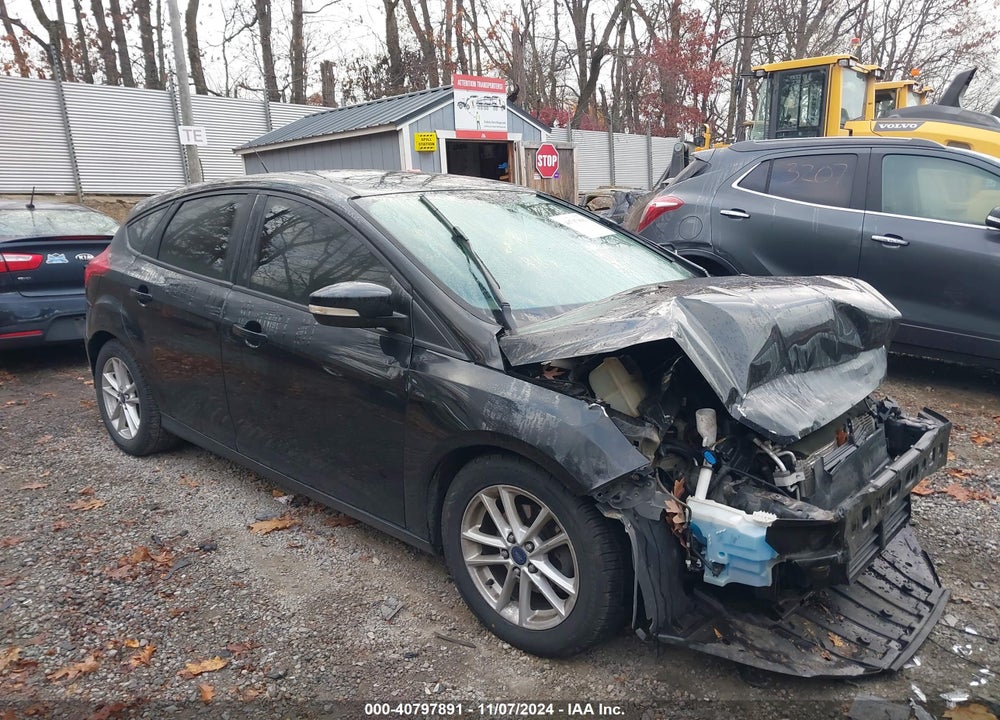 2015 FORD FOCUS SE VIN: 1FADP3K27FL381453