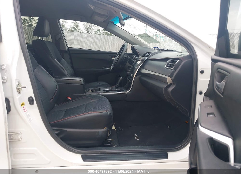 2015 TOYOTA CAMRY SE VIN: 4T1BF1FK3FU889783