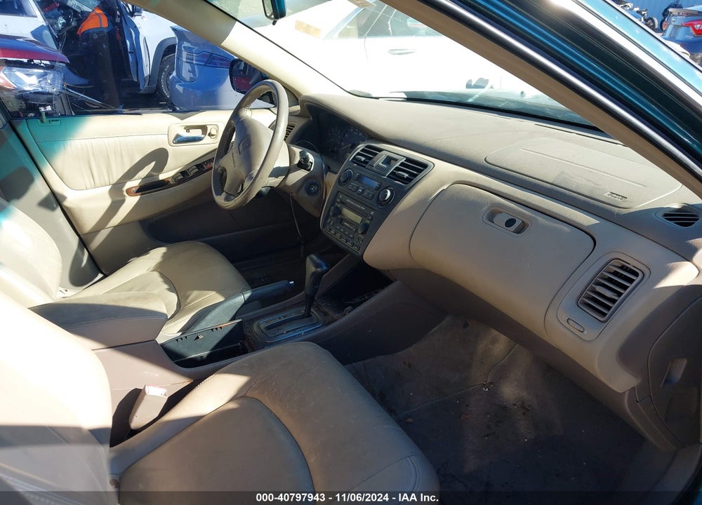 2002 HONDA ACCORD 3.0 EX VIN: 1HGCG16522A010531