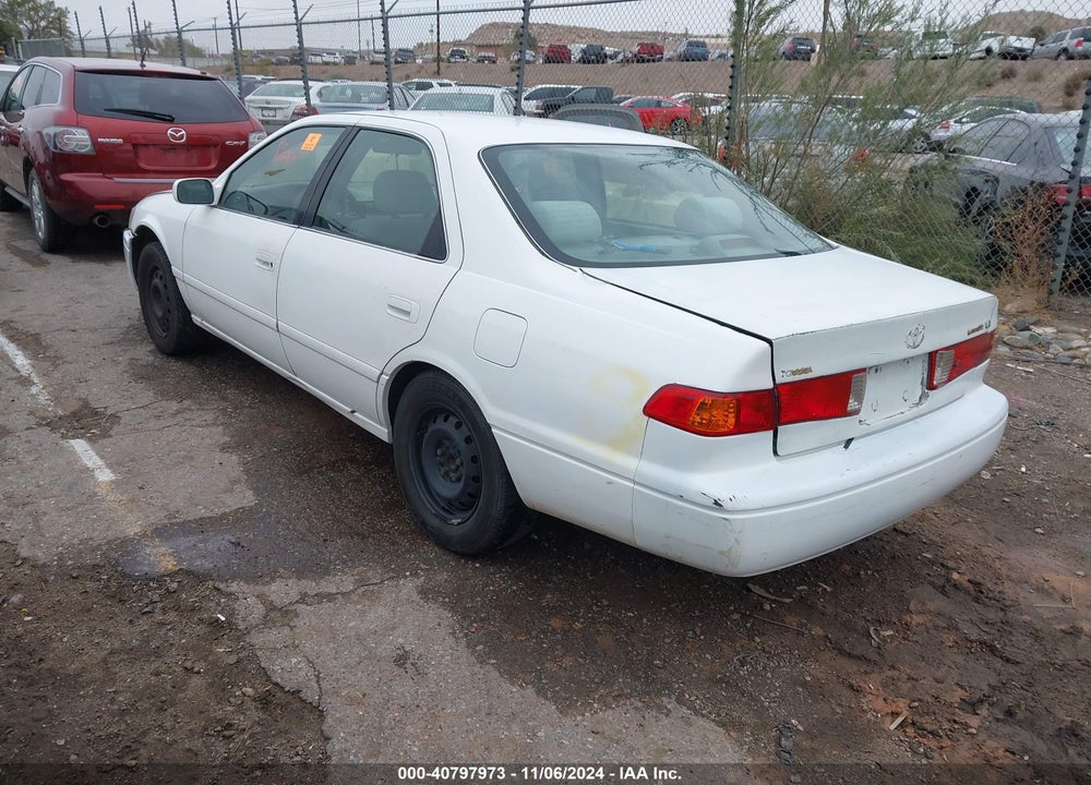 2001 TOYOTA CAMRY LE VIN: JT2BG22KX10548368