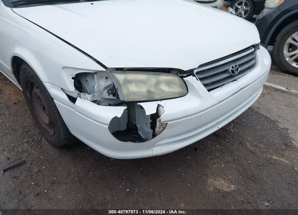 2001 TOYOTA CAMRY LE VIN: JT2BG22KX10548368