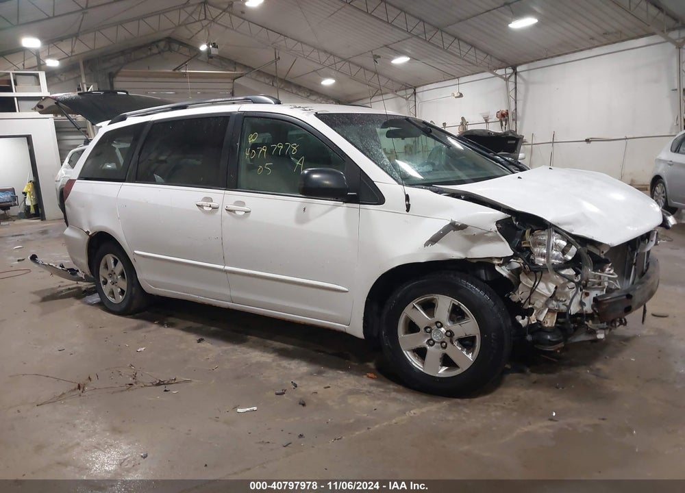 2005 TOYOTA SIENNA LE VIN: 5TDZA23C05S273501