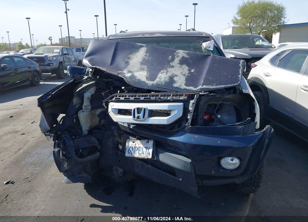 2011 HONDA PILOT EX VIN: 5FNYF3H41BB012463