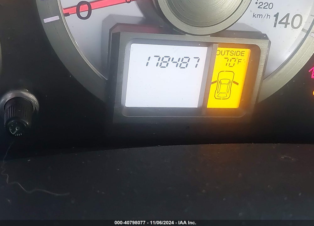 2011 HONDA PILOT EX VIN: 5FNYF3H41BB012463