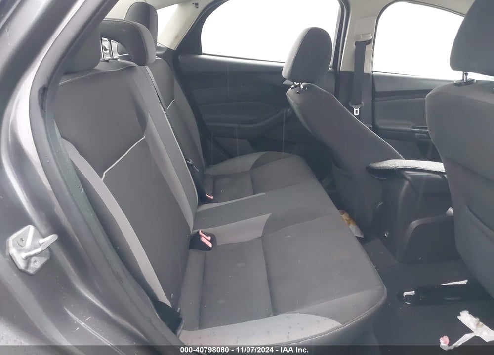 2014 FORD FOCUS SE VIN: 1FADP3F22EL127240