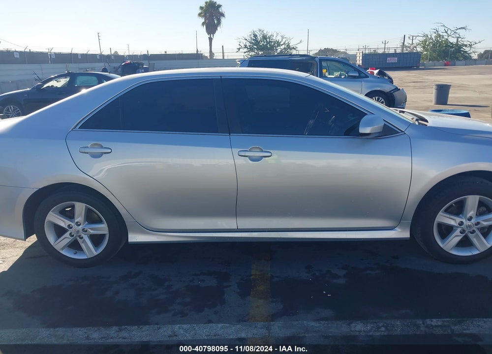 2014 TOYOTA CAMRY SE VIN: 4T1BF1FK5EU841121