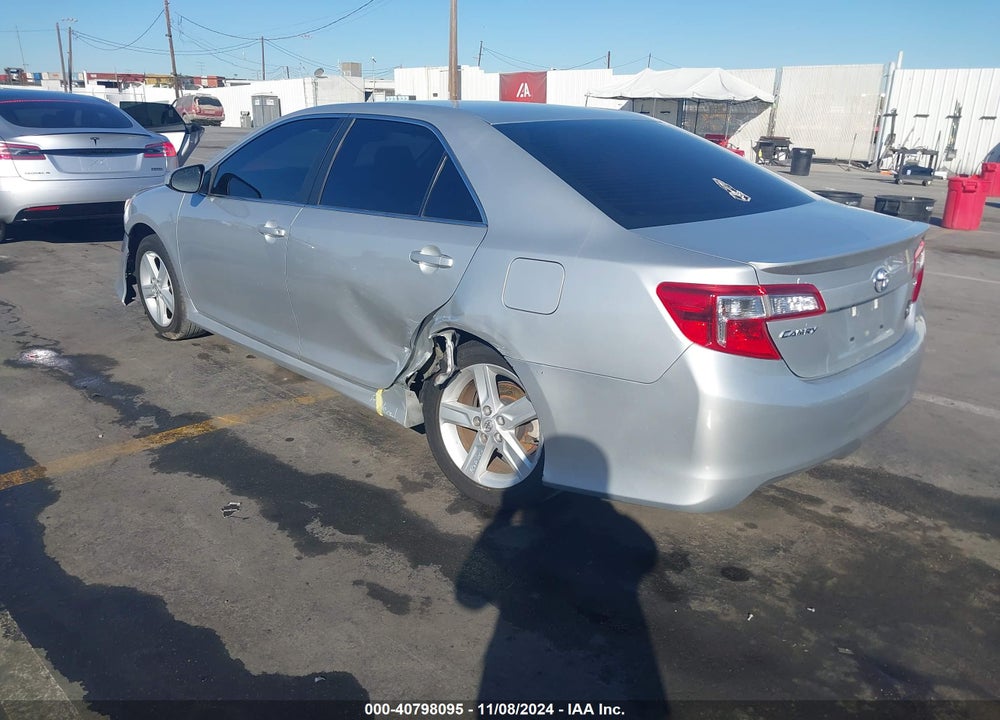 2014 TOYOTA CAMRY SE VIN: 4T1BF1FK5EU841121