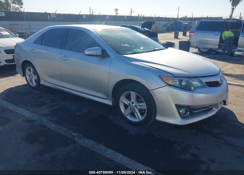 2014 TOYOTA CAMRY SE VIN: 4T1BF1FK5EU841121