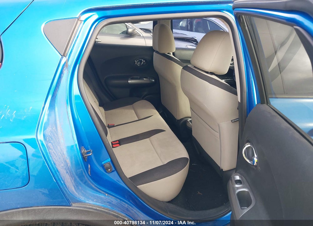 2011 NISSAN JUKE SV VIN: JN8AF5MV6BT010513
