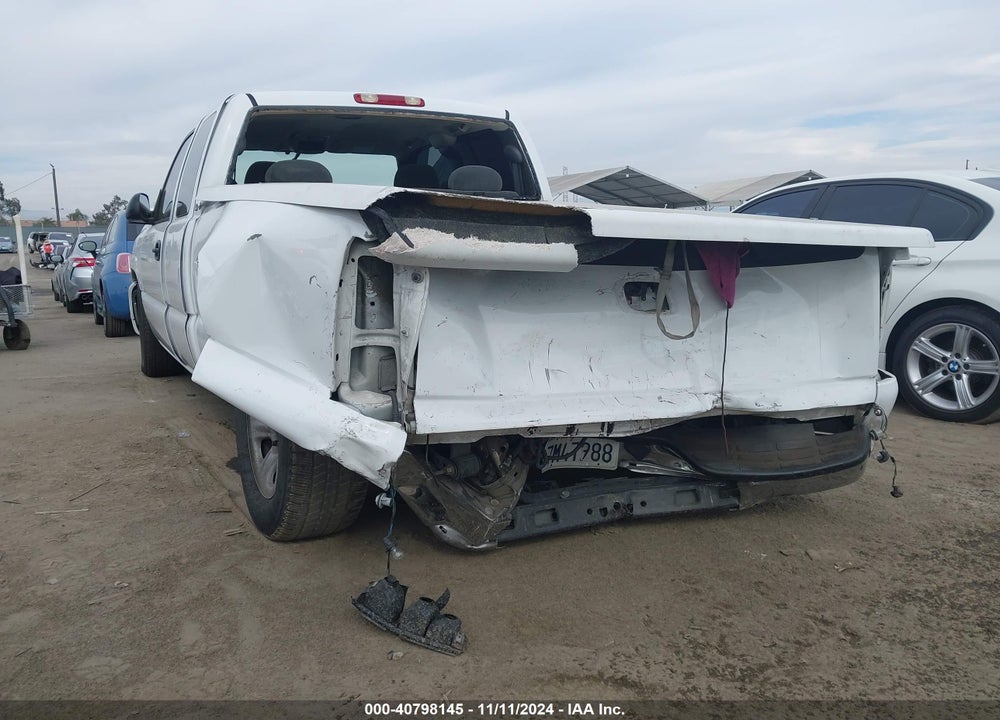 2004 CHEVROLET SILVERADO 1500 LS VIN: 2GCEC19T641190543