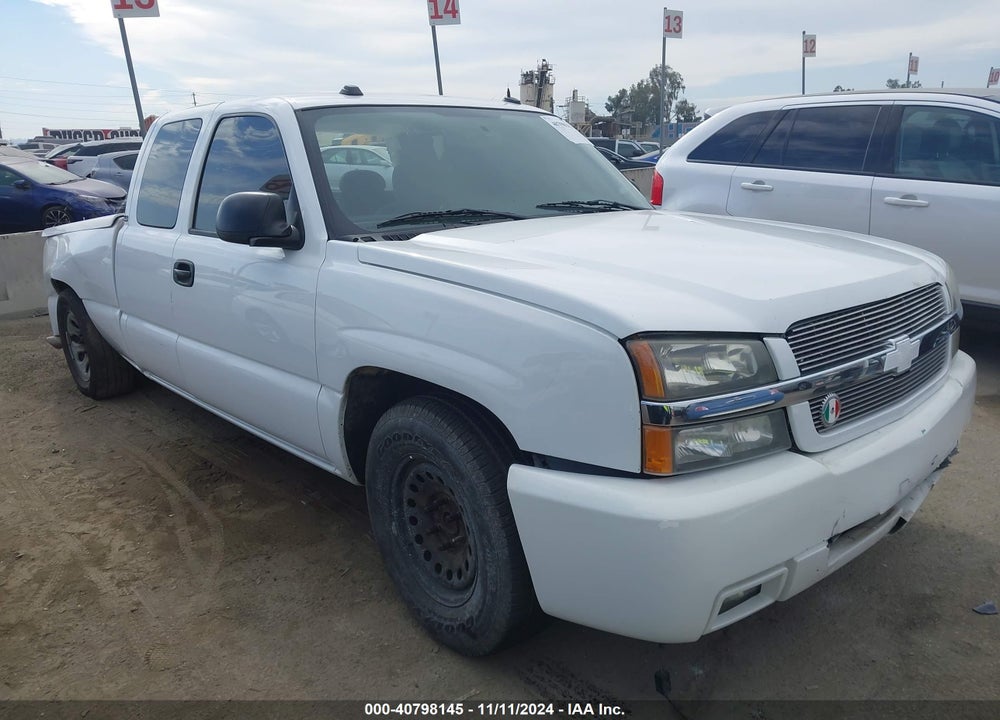 2004 CHEVROLET SILVERADO 1500 LS VIN: 2GCEC19T641190543