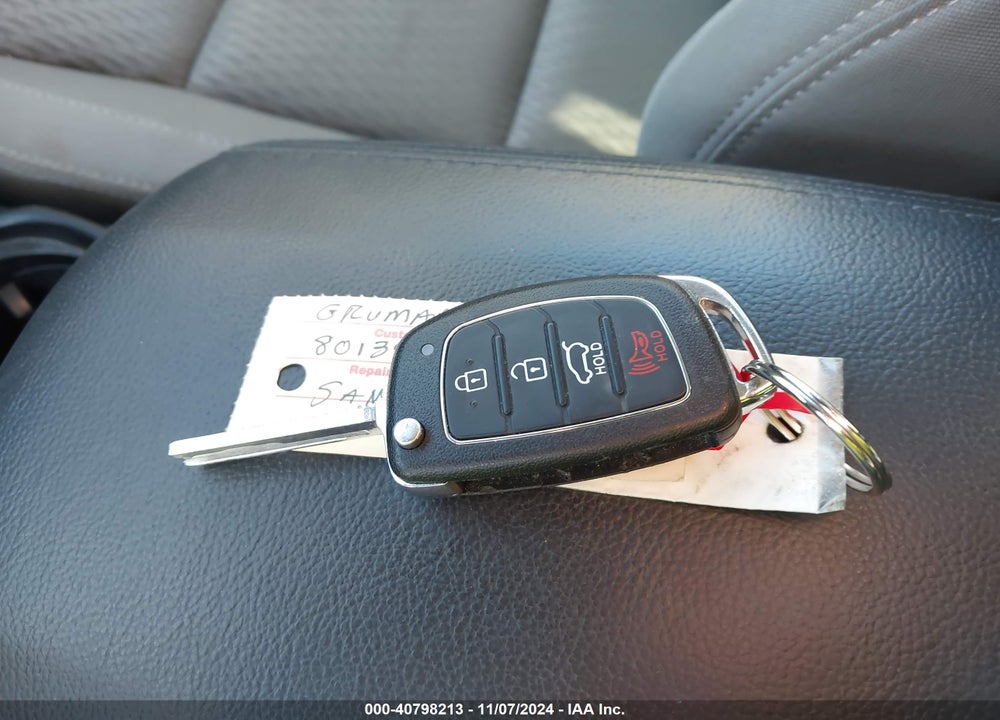 2013 HYUNDAI SANTA FE GLS VIN: KM8SMDHF7DU015067