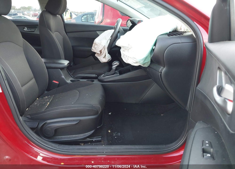 2021 KIA FORTE VIN: 3KPF24AD8ME265937