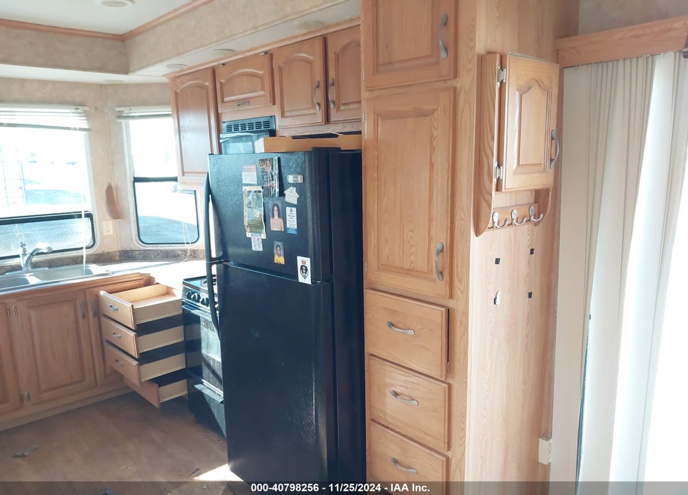 2009 CROSSROADS OTHER VIN: 4V0TC392X9G001046